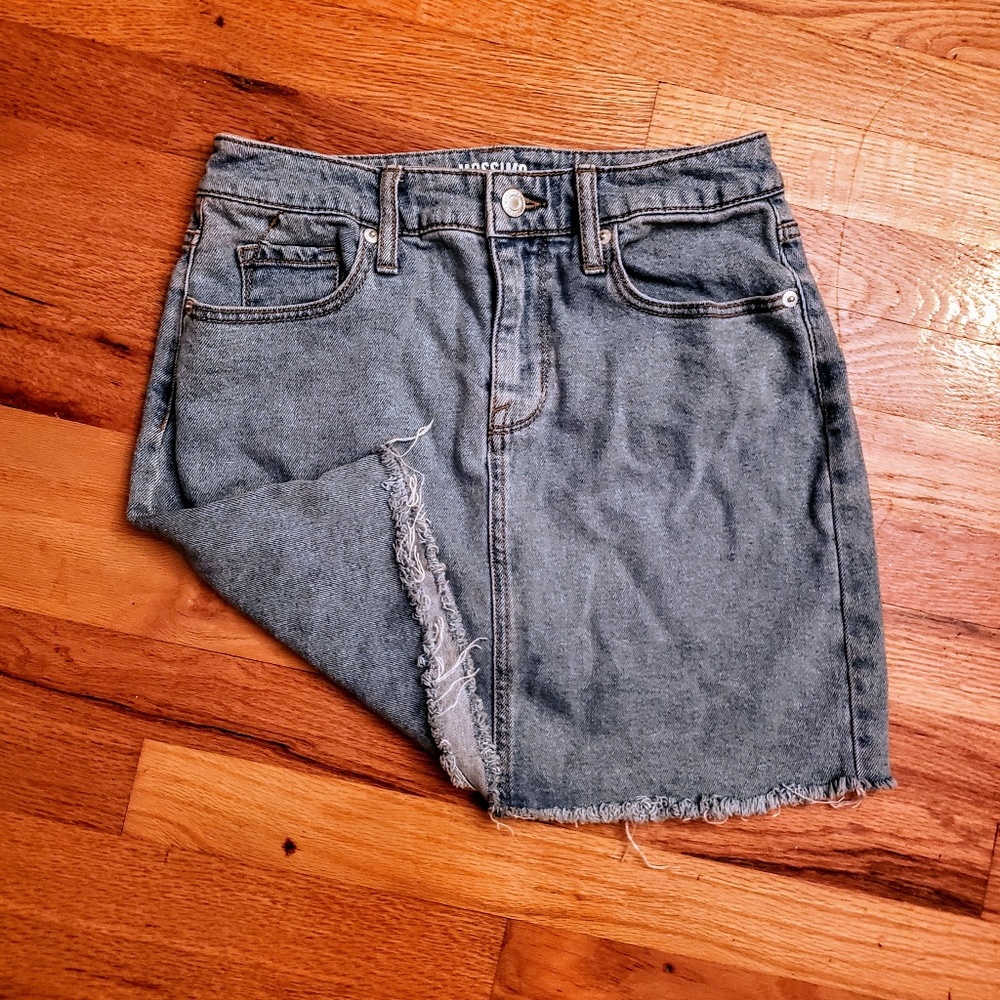 Light wash jean skirt
